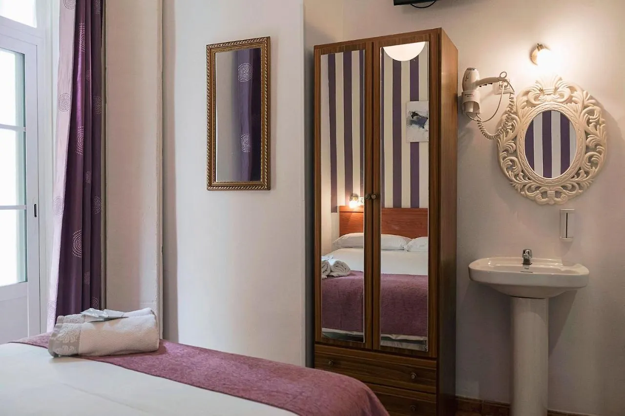 Hostal Colon Cadice 0*,  Spagna